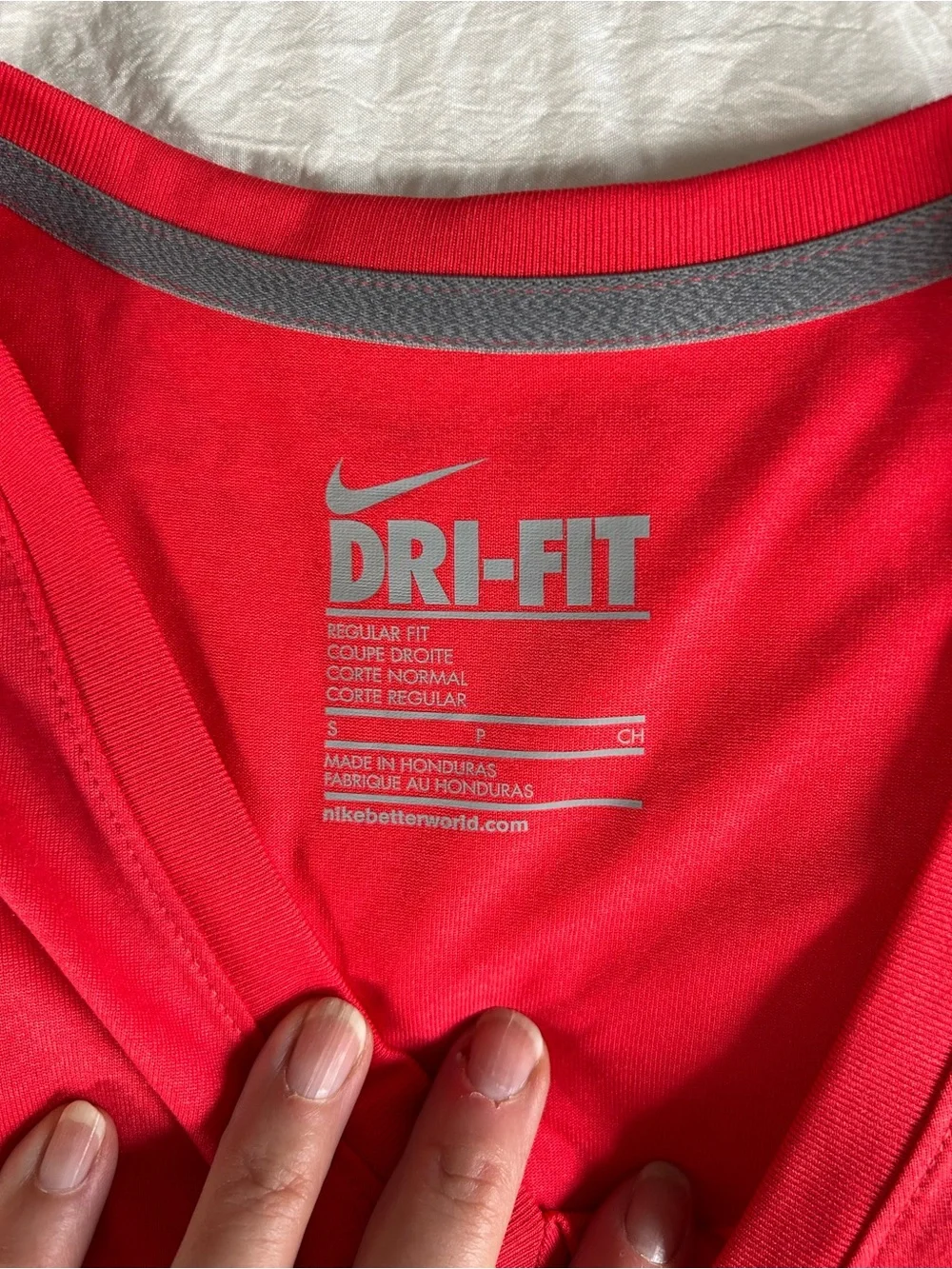 Nike Dry Fit Women's Red V-Neck Long Sleeve Top. Very Soft! Size Small
